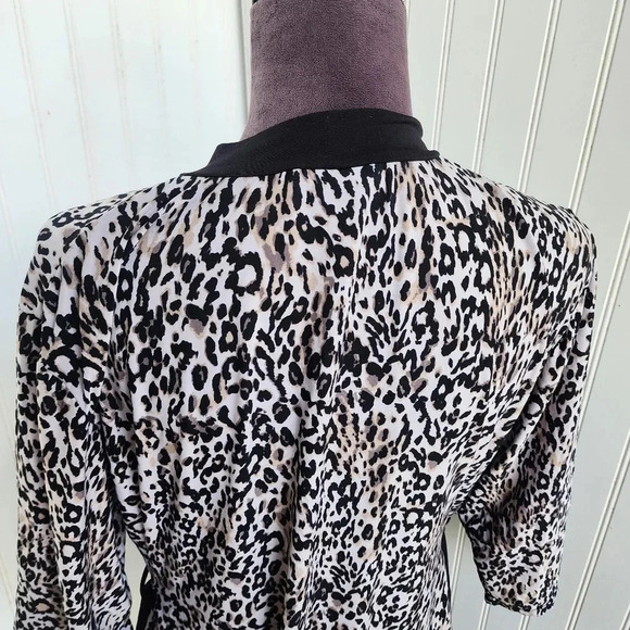 Women's Short Wrap Belted Dressing Robe Leopard Print Stretch Gray Black L - Picture 7 of 13